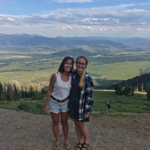 Meet your Posher, Carolina